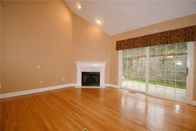 408 Kingsberry Circle, Mt Lebanon, PA 15234