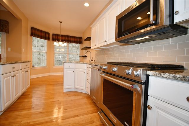 408 Kingsberry Circle, Mt Lebanon, PA 15234