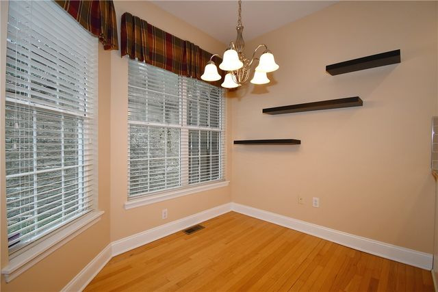 408 Kingsberry Circle, Mt Lebanon, PA 15234