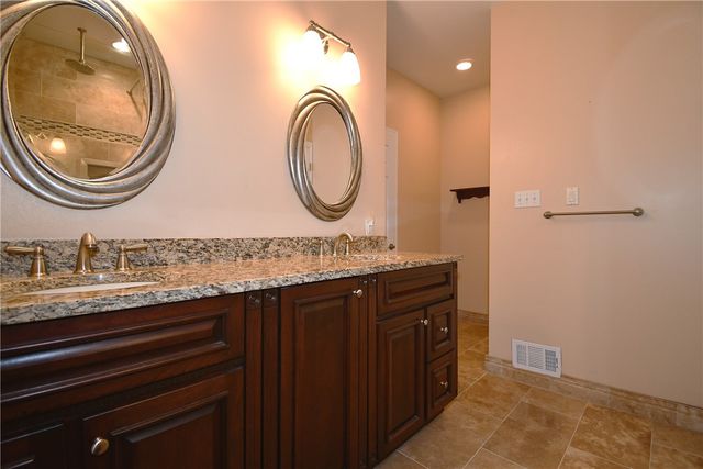 408 Kingsberry Circle, Mt Lebanon, PA 15234