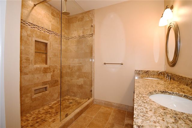 408 Kingsberry Circle, Mt Lebanon, PA 15234