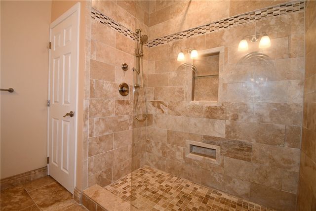 408 Kingsberry Circle, Mt Lebanon, PA 15234