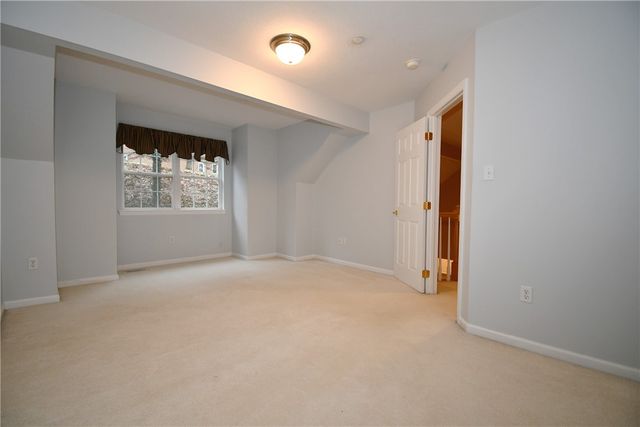 408 Kingsberry Circle, Mt Lebanon, PA 15234