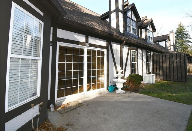 408 Kingsberry Circle, Mt Lebanon, PA 15234