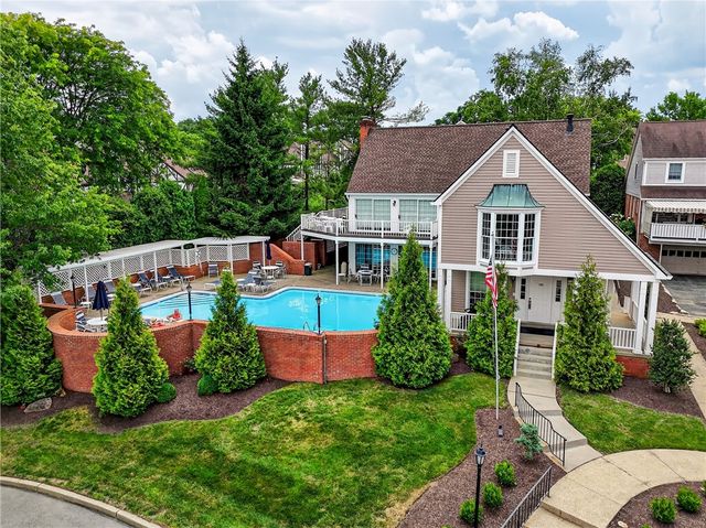 408 Kingsberry Circle, Mt Lebanon, PA 15234