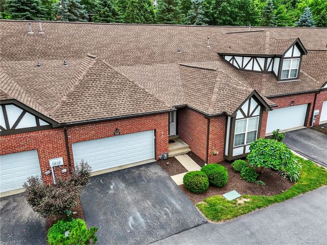 408 Kingsberry Circle, Mt Lebanon, PA 15234