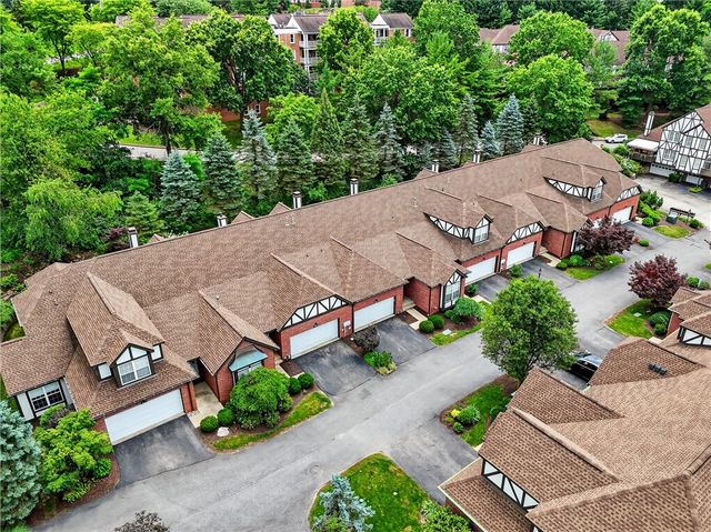 408 Kingsberry Circle, Mt Lebanon, PA 15234