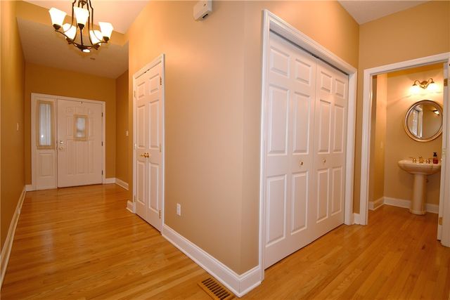 408 Kingsberry Circle, Mt Lebanon, PA 15234