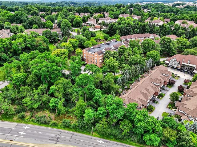 408 Kingsberry Circle, Mt Lebanon, PA 15234