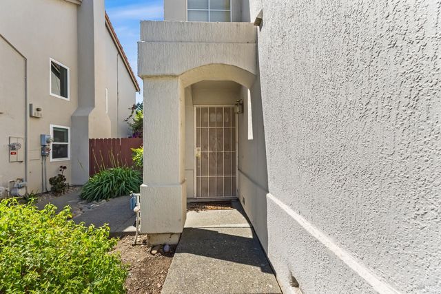 1109 Syracuse Cir, Vacaville, CA 95687