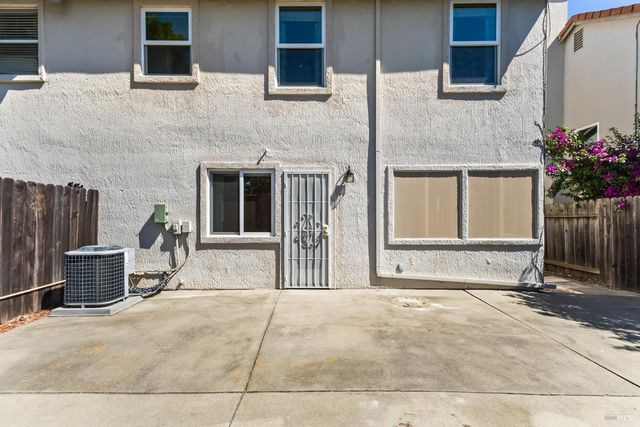 1109 Syracuse Cir, Vacaville, CA 95687