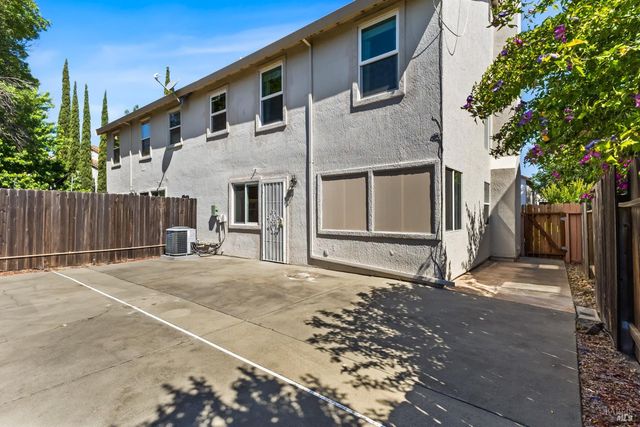 1109 Syracuse Cir, Vacaville, CA 95687
