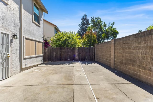 1109 Syracuse Cir, Vacaville, CA 95687