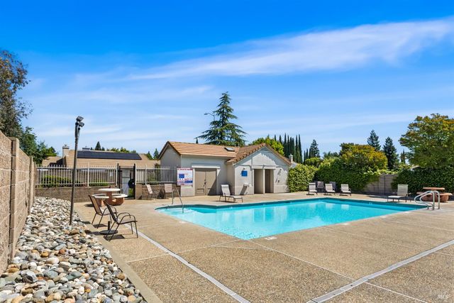1109 Syracuse Cir, Vacaville, CA 95687