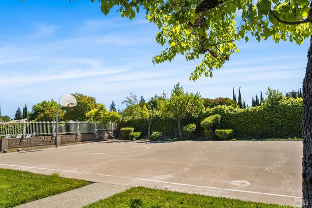 1109 Syracuse Cir, Vacaville, CA 95687