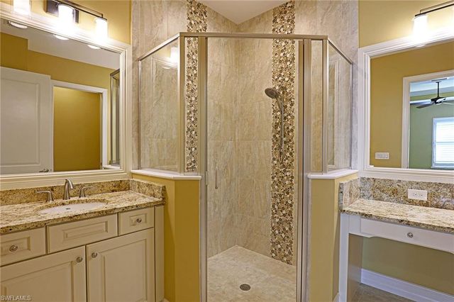 8181 Venetian Pointe DR, Fort Myers, FL 33908