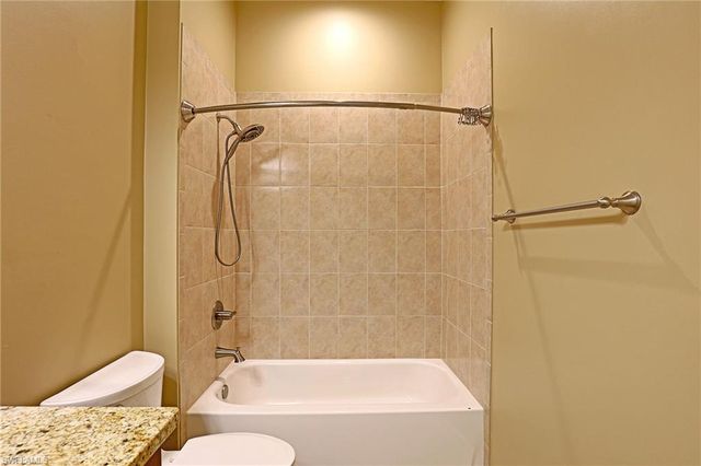 8181 Venetian Pointe DR, Fort Myers, FL 33908