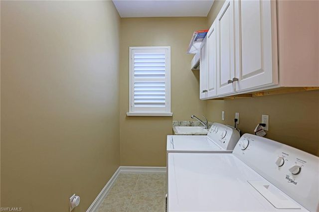 8181 Venetian Pointe DR, Fort Myers, FL 33908