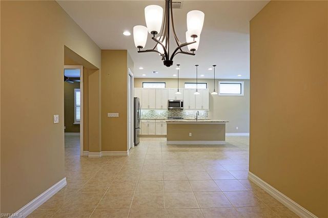 8181 Venetian Pointe DR, Fort Myers, FL 33908