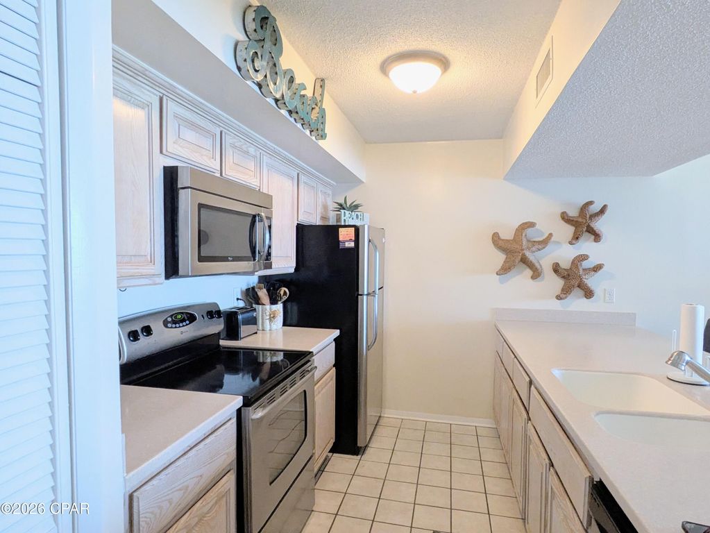 Image 3 of property listing at 7205 Thomas Drive E704, Panama City Beach, FL 32408