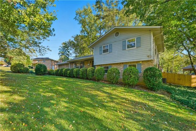 3241 Wildwood SW Drive, Marietta, GA 30060