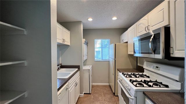 632 PAVARE COURT 632, Winter Haven, FL 33884