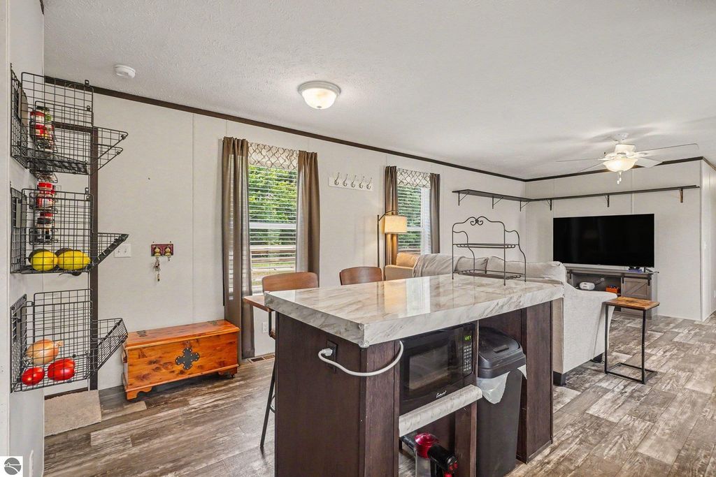 Image 11 of property listing at 8985 S Fordyce Road, Shepherd, MI 48883