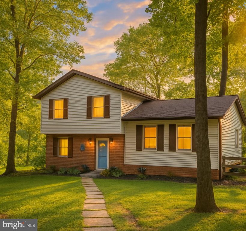 20 S HOUCKSVILLE RD, Hampstead, MD 21074