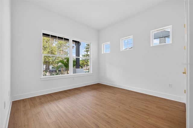 842 30TH AVENUE, St Petersburg, FL 33704