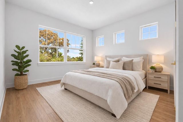 842 30TH AVENUE, St Petersburg, FL 33704