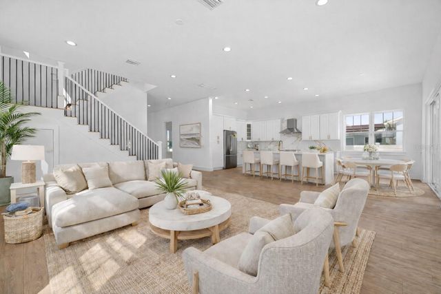 842 30TH AVENUE, St Petersburg, FL 33704