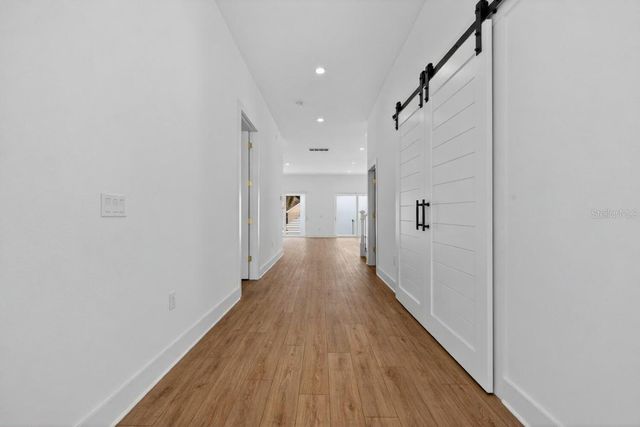 842 30TH AVENUE, St Petersburg, FL 33704