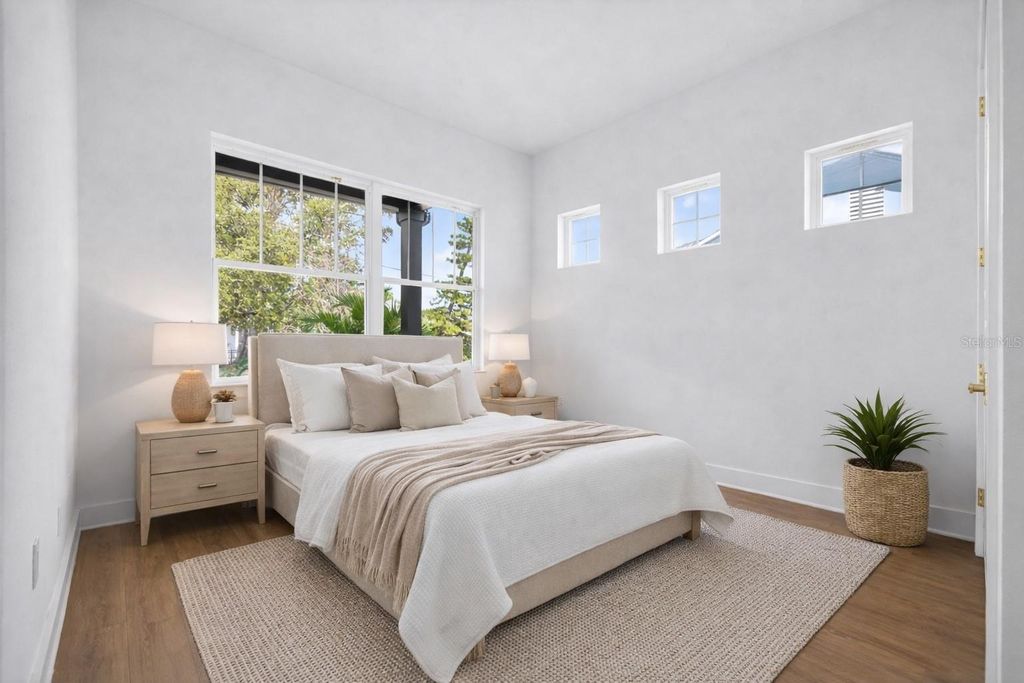 Image 11 of property listing at 842 30TH AVENUE, St Petersburg, FL 33704