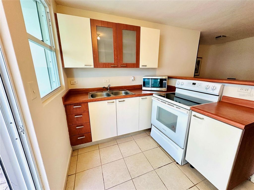 Image 13 of property listing at COND COSTAMAR BEACH VILLAGE CO-203, Loiza, PR 00772