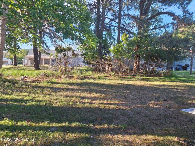 8 Speighstown Place, Toms River, NJ 08757