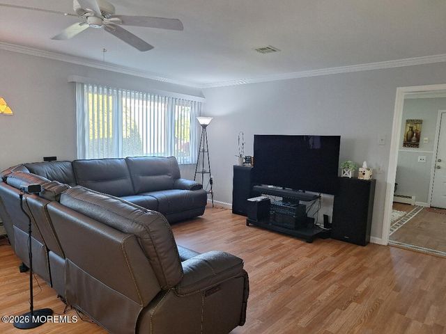 8 Speighstown Place, Toms River, NJ 08757