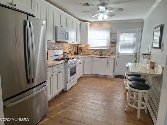 8 Speighstown Place, Toms River, NJ 08757