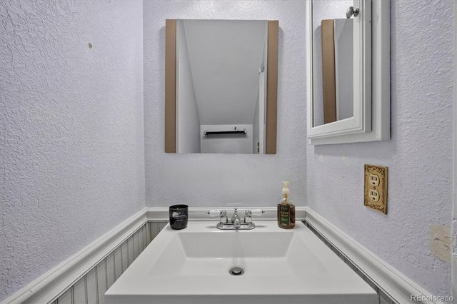 9431 Lou Drive, Denver, CO 80260