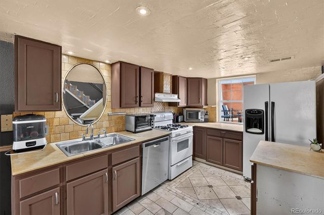 9431 Lou Drive, Denver, CO 80260