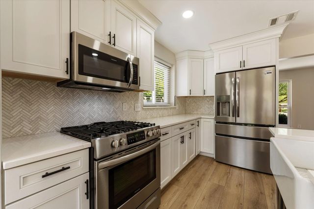 519 Rams Bottom Court, Spring, TX 77388