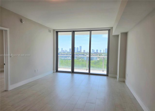 16385 Biscayne Blvd 1019, North Miami Beach, FL 33160
