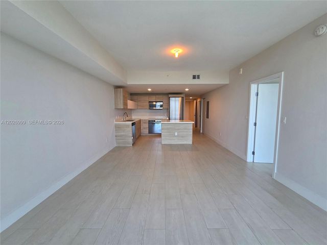 16385 Biscayne Blvd 1019, North Miami Beach, FL 33160