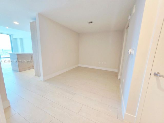 16385 Biscayne Blvd 1019, North Miami Beach, FL 33160