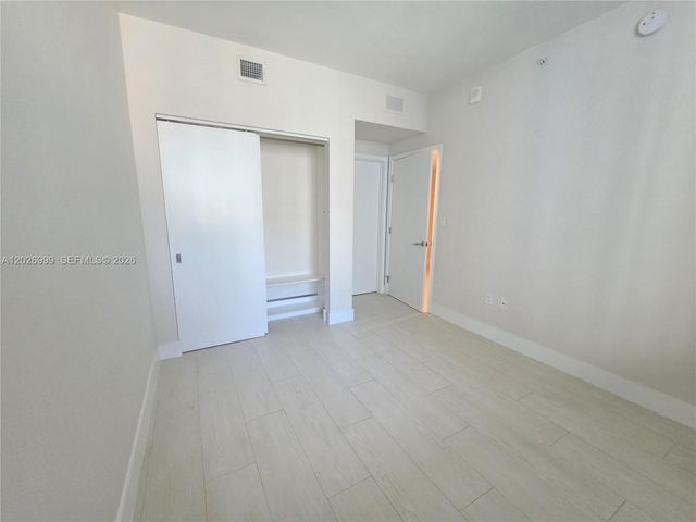 16385 Biscayne Blvd 1019, North Miami Beach, FL 33160
