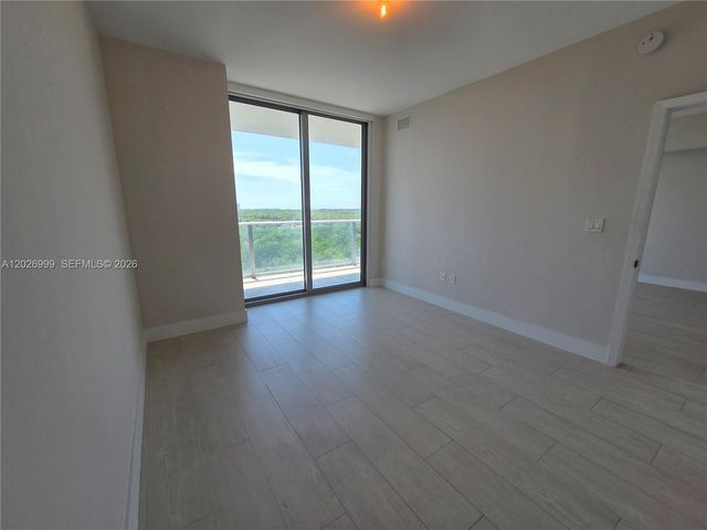 16385 Biscayne Blvd 1019, North Miami Beach, FL 33160