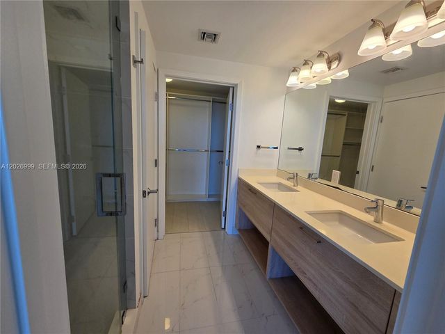 16385 Biscayne Blvd 1019, North Miami Beach, FL 33160