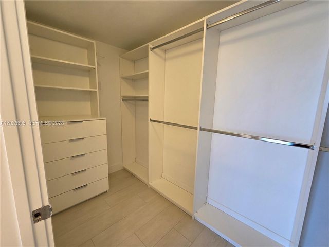 16385 Biscayne Blvd 1019, North Miami Beach, FL 33160