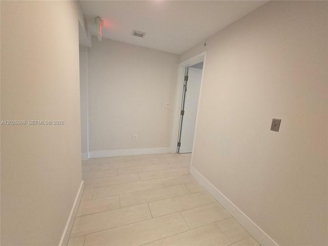 16385 Biscayne Blvd 1019, North Miami Beach, FL 33160