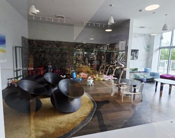16385 Biscayne Blvd 1019, North Miami Beach, FL 33160