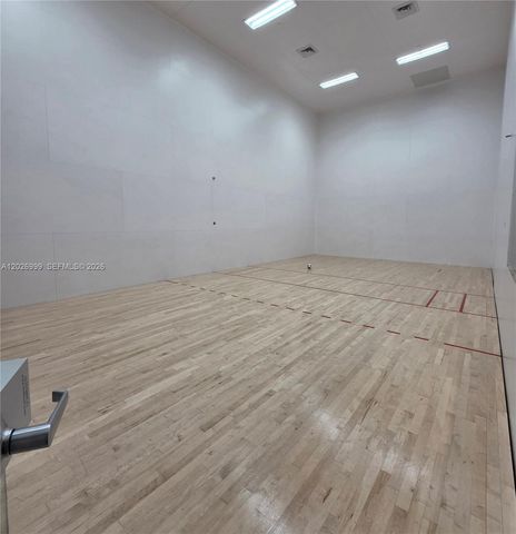 16385 Biscayne Blvd 1019, North Miami Beach, FL 33160